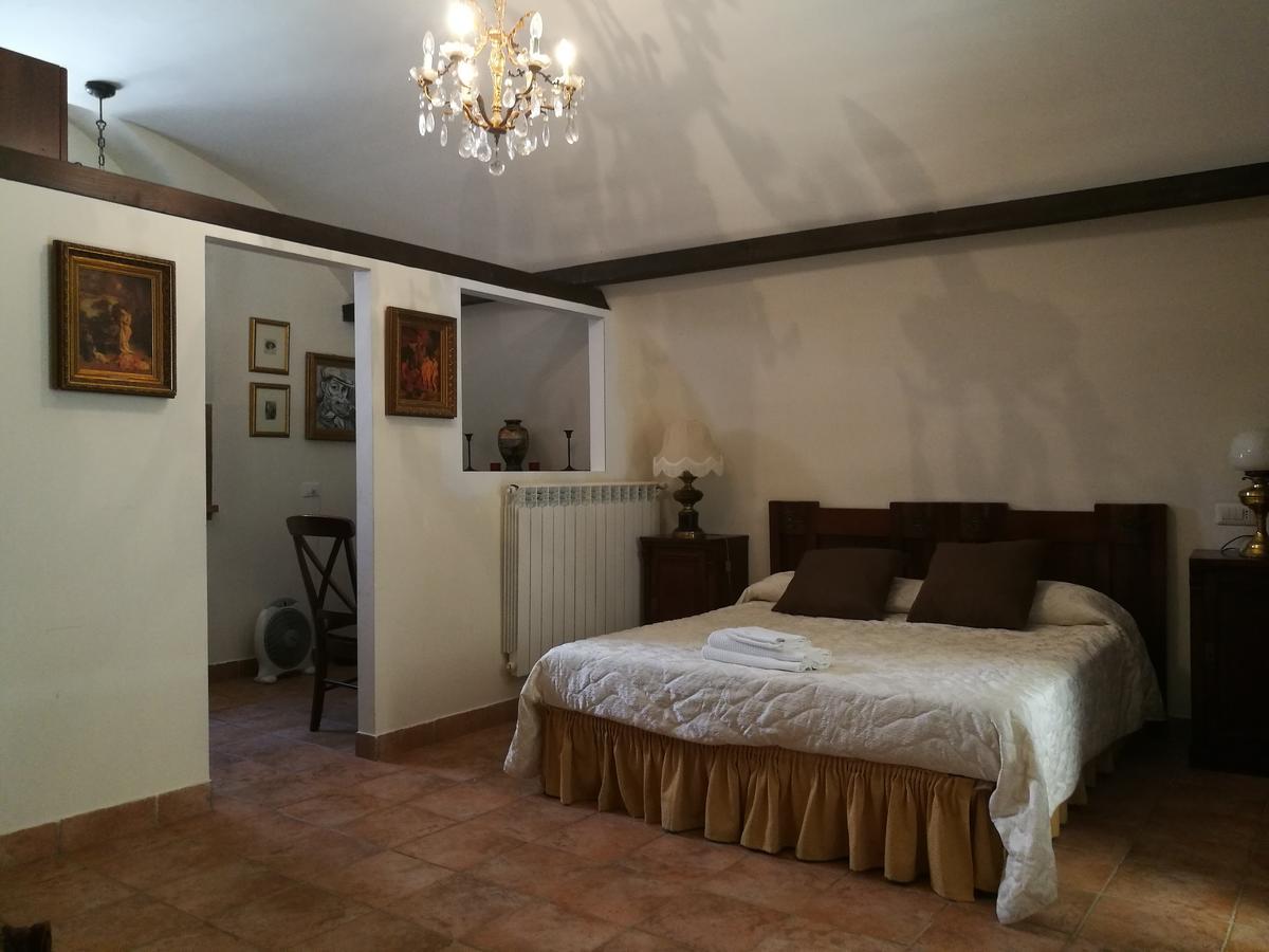 Legacy Bed and Breakfast Σουλμόνα Εξωτερικό φωτογραφία