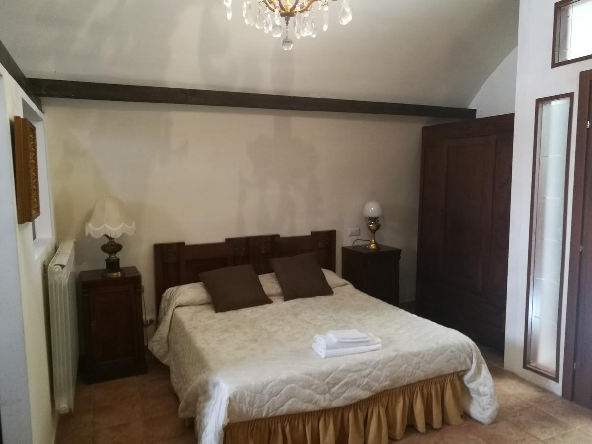 Legacy Bed and Breakfast Σουλμόνα Εξωτερικό φωτογραφία