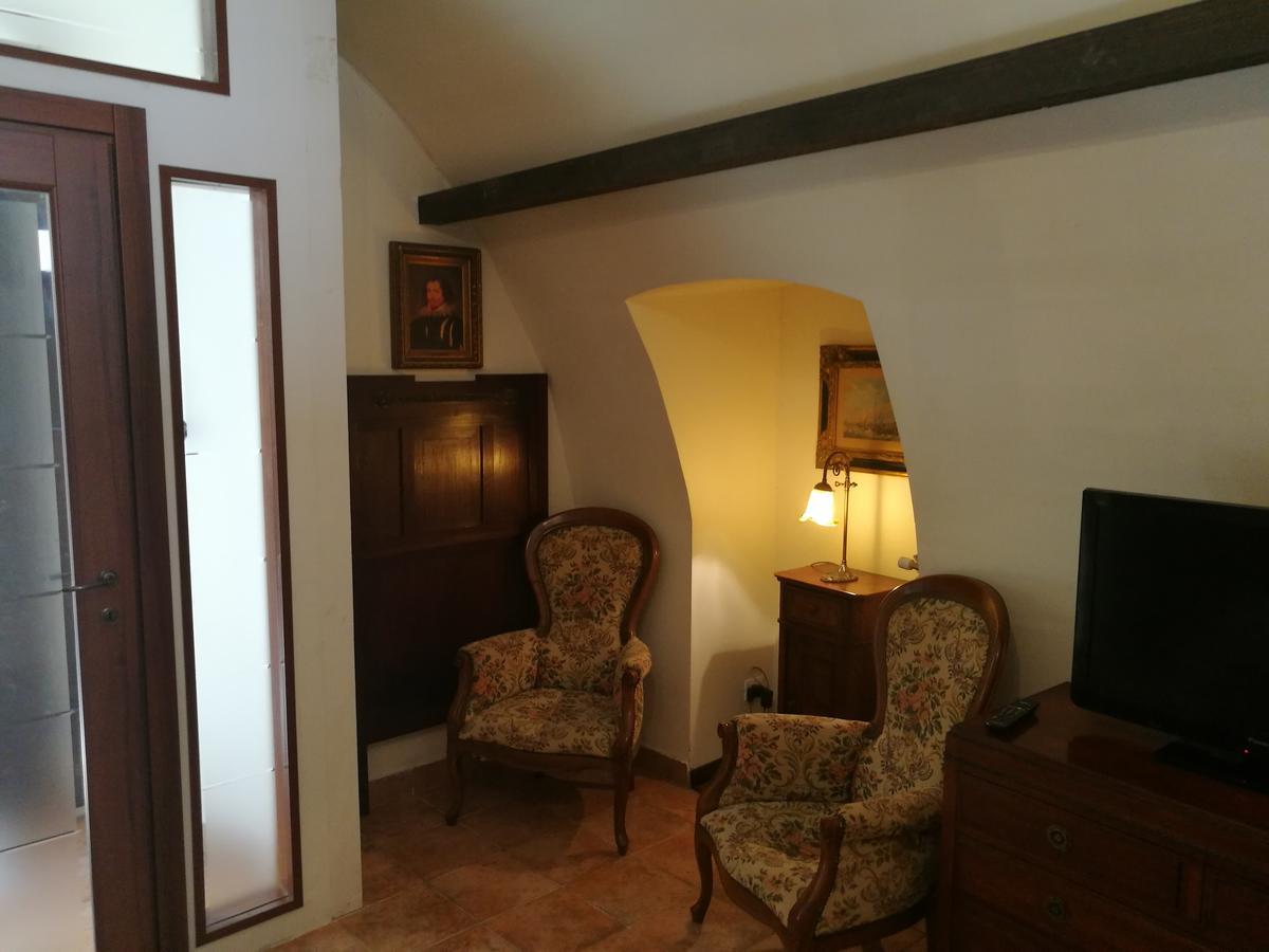 Legacy Bed and Breakfast Σουλμόνα Εξωτερικό φωτογραφία