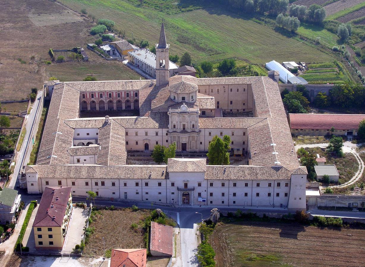 Legacy Bed and Breakfast Σουλμόνα Εξωτερικό φωτογραφία