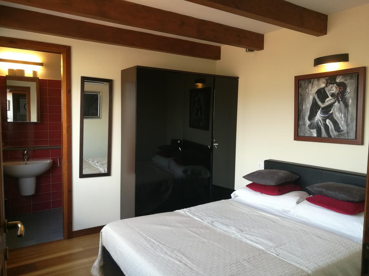 Legacy Bed and Breakfast Σουλμόνα Εξωτερικό φωτογραφία